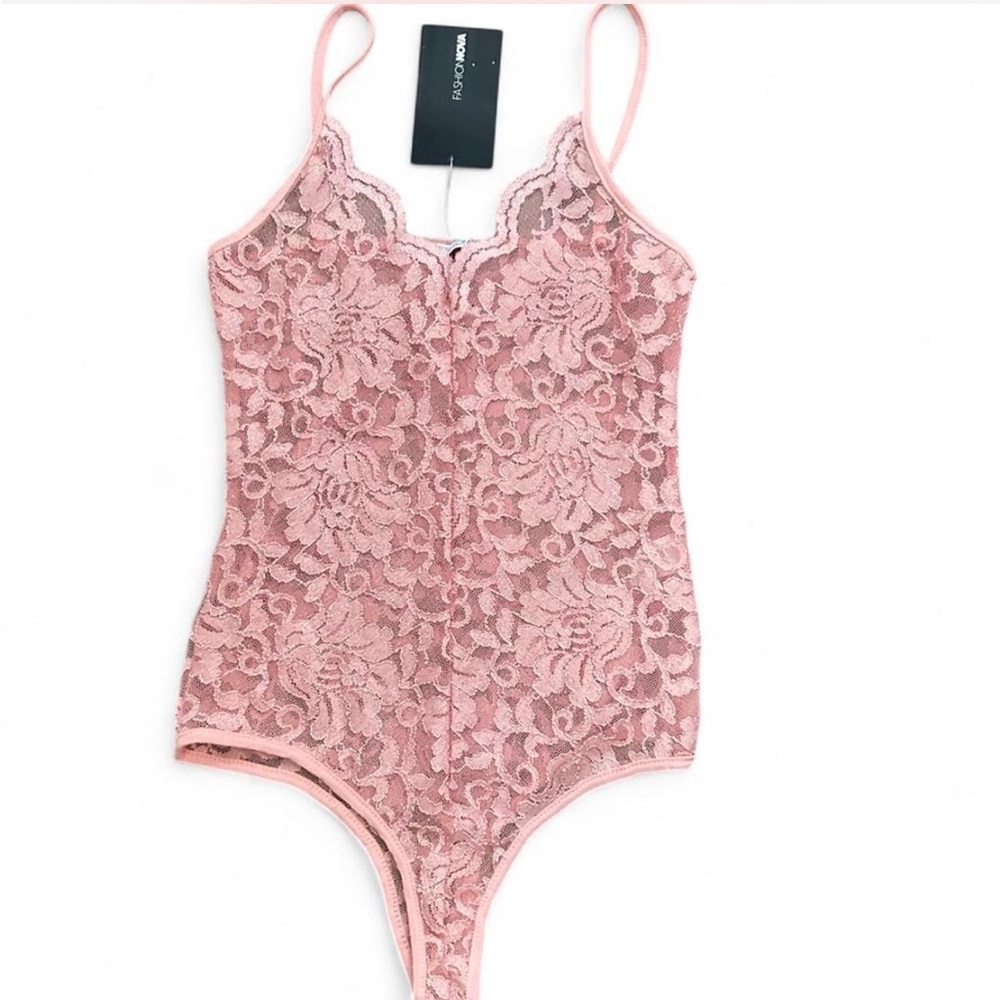 NWT Fashion Nova Blush Lace Bodysuit